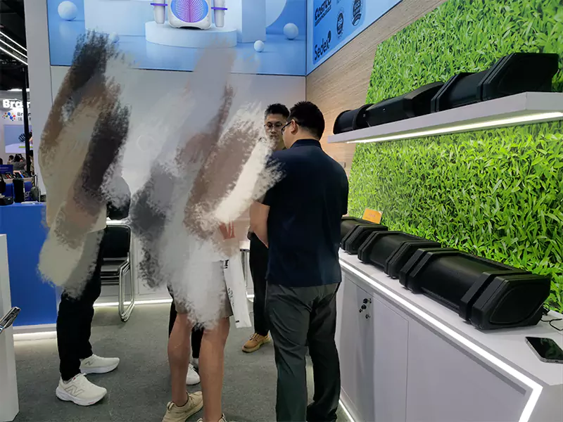 Canton Fair Lá 1 Beo! Taithí ardteicneolaíochta tumtha ag Halla 8.1 J16-17